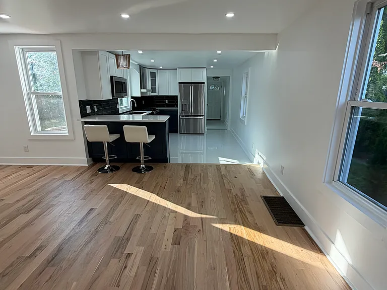 227 N Railroad Ave — Photo 4
