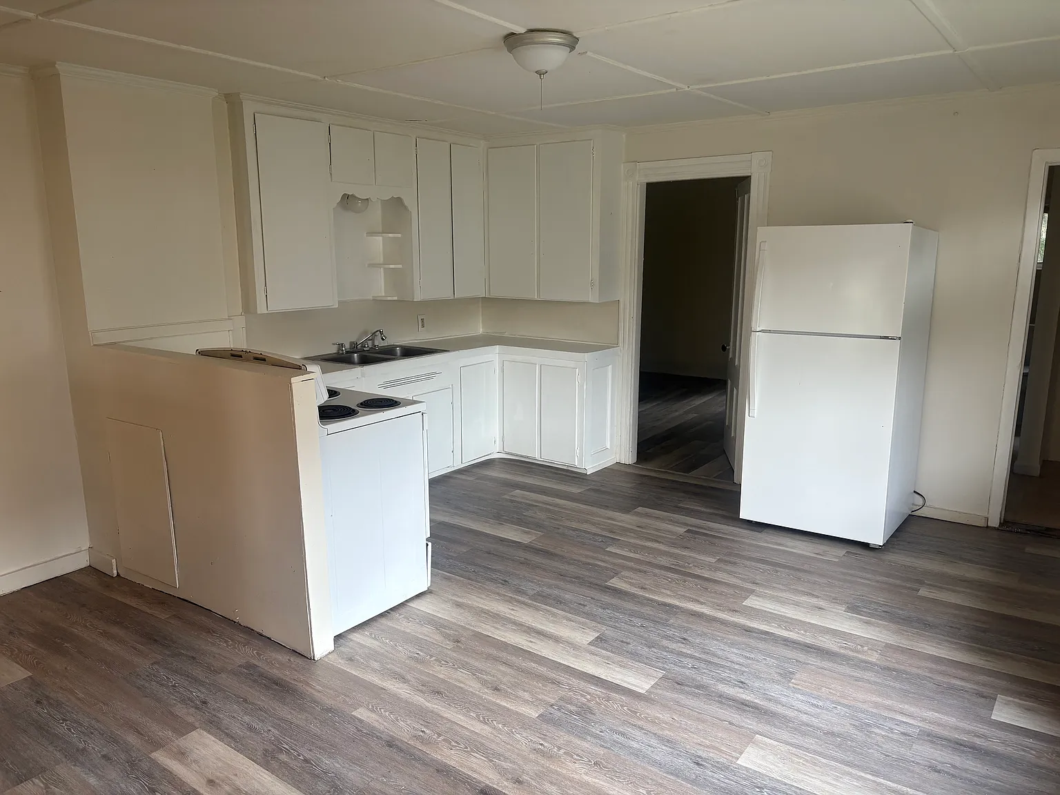 3 bed, $1,400 — Photo 1