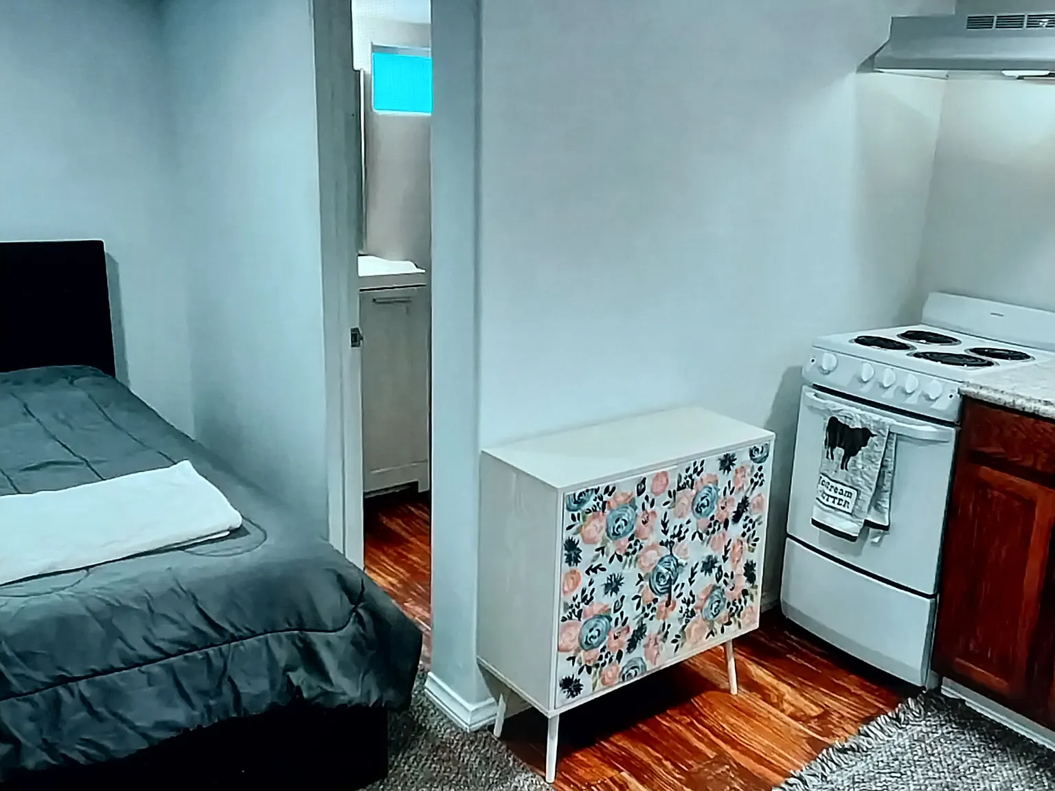 Studio, 400 sqft, $1,350 — Photo 4