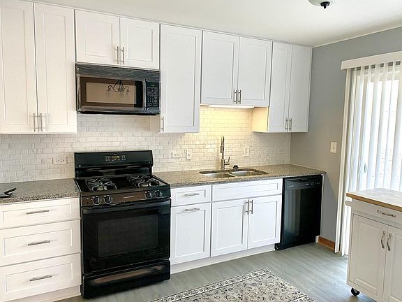 4th image of 1594 Brookside Dr