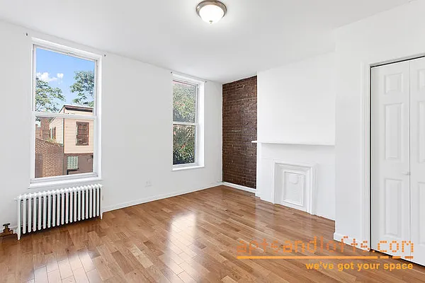 Rented by aptsandlofts.com | media 10