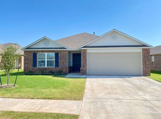 11633 NW 96th St, Yukon, OK 73099
