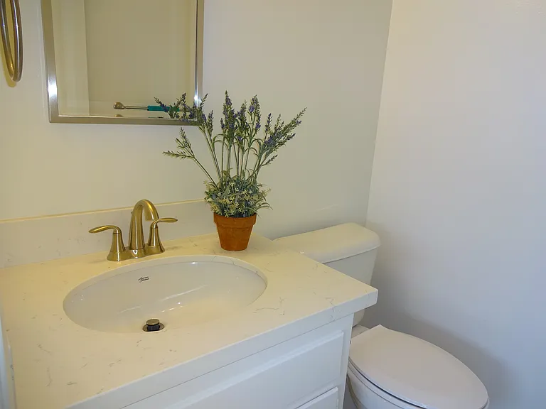841 W 25th St #2 — Photo 17