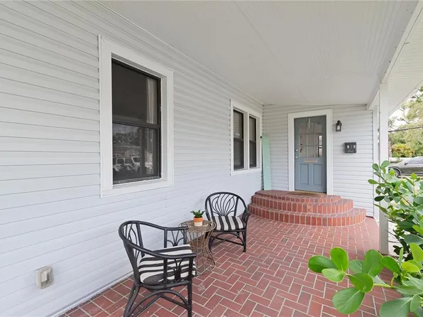 916 W Candlewood Ave, Tampa, FL 33603