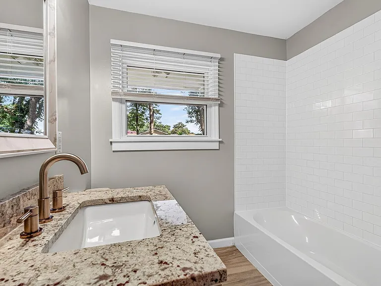 1208 Hawthorne Rd — Photo 24