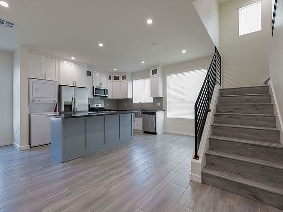 2nd image of 1128-1132 W 39th St #1130