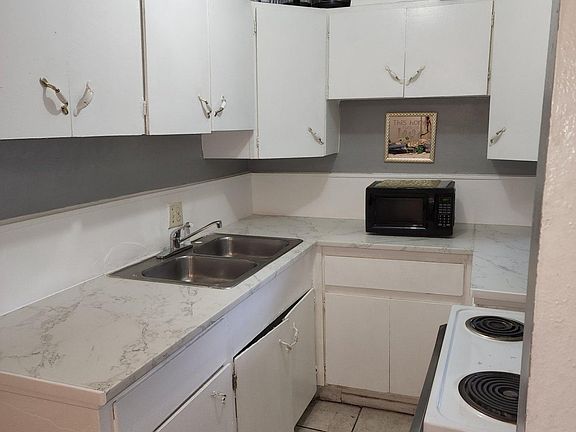 3rd image of 729 N 11th St APT 1