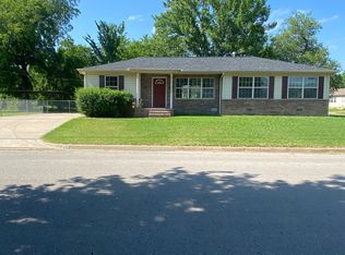 203 E 8th St, Owasso, OK 74055