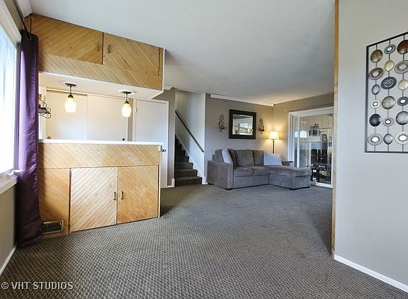 3rd image of 5301 Cinema Dr W