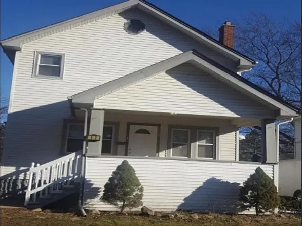 17 N State St, Glenwood, IL 60425