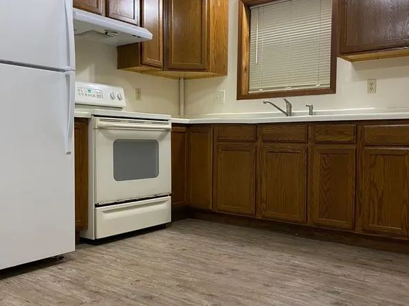 South Chase, 494 County Road C #B, Pulaski, WI 54162