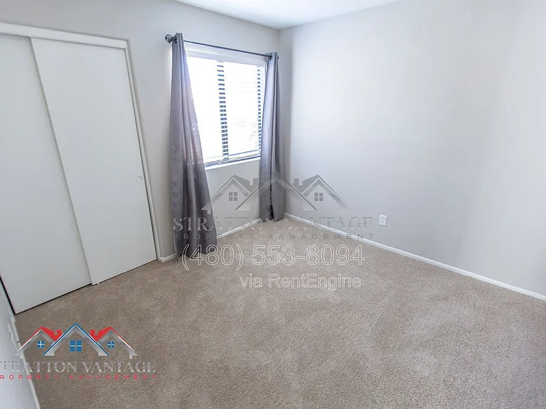 2105 E Donald Dr — Photo 22