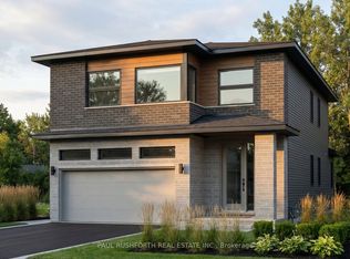 598 Paakanaak Ave, Ottawa, ON K1X 0J7