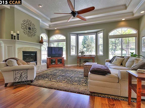 4th image of 340 Red Maple Dr