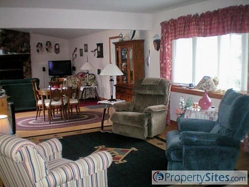 3rd image of 609 Harmony Dr