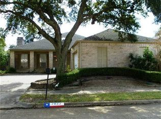 7823 Bankside Dr, Houston, TX 77071