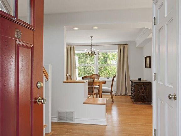 4th image of 230 Rexford Dr SE