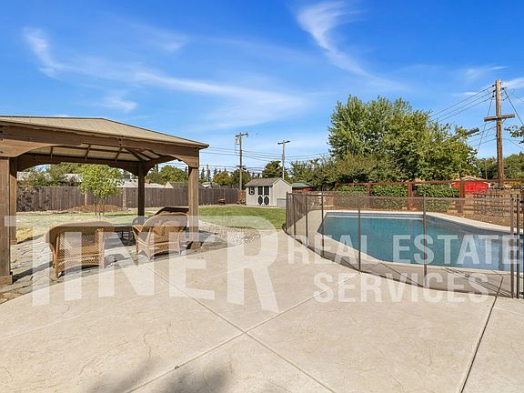4th image of 3831 Horton Ln