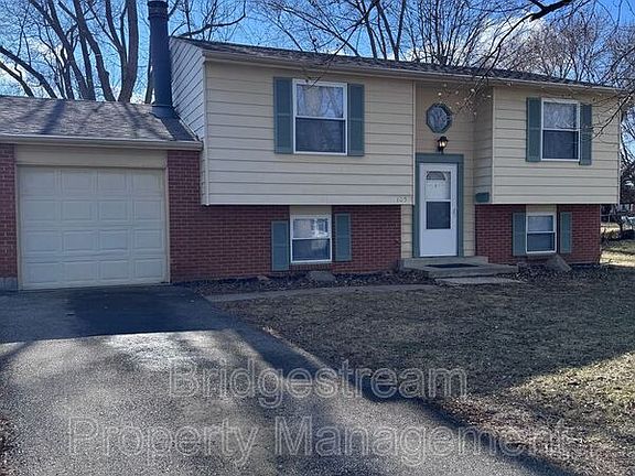 2nd image of 105 Bedford Farm Cir