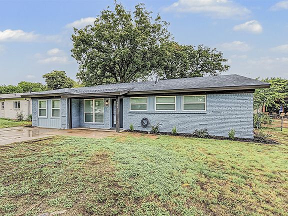 3rd image of 404 Simmons Dr