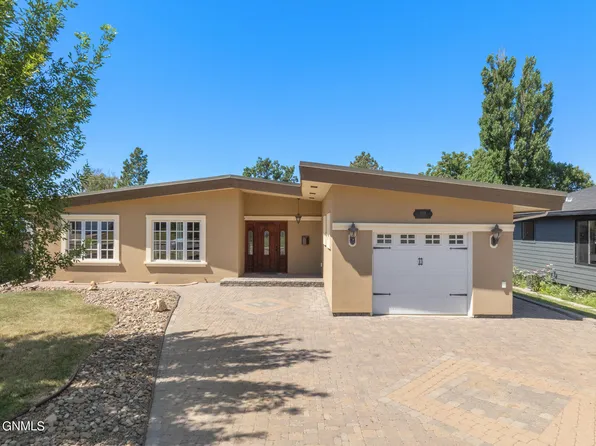 1115 2nd Ave E, Williston, ND 58801