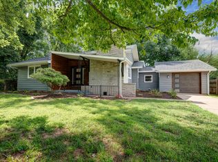1840 E Crestview St, Springfield, MO 65804