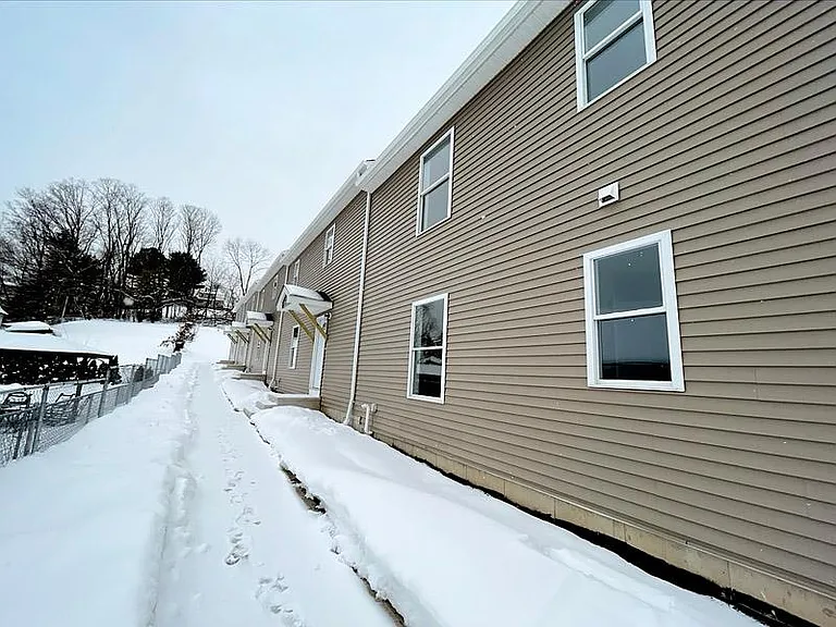 132 Gold St #2 — Photo 10