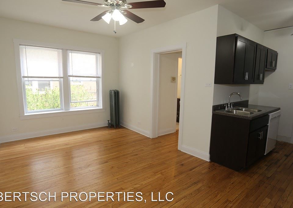 1st image of 3344 W Ainslie St APT I1