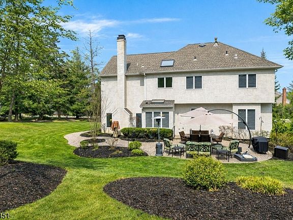 3rd image of 1 Vanderveer Dr