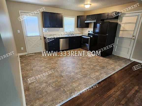 3rd image of 13718 Cypress Ave