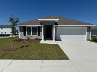 58 Sawbrier St, Freeport, FL 32439