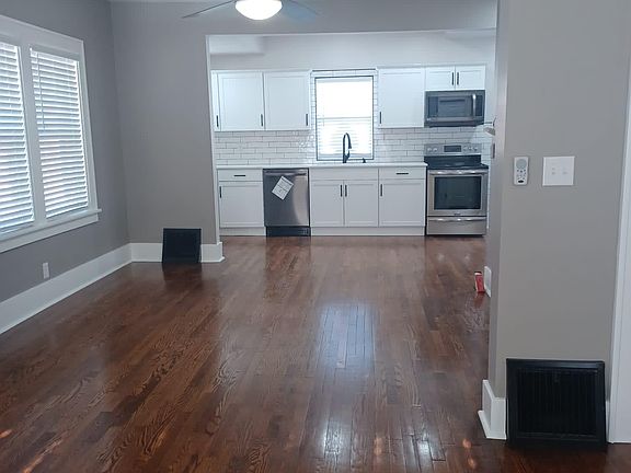 3rd image of 5408 Leavenworth St