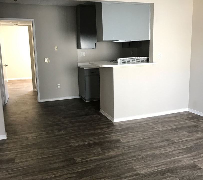 1st image of 1483 E Lynwood Dr APT 18