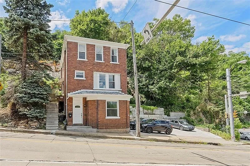 318 Arlington Ave photo 1