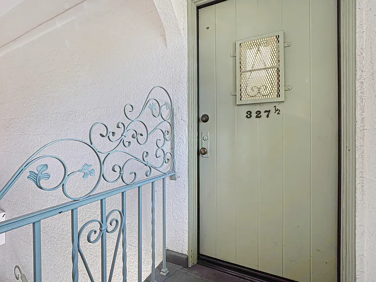 325 N Stanley Ave #327-1/2 — Photo 8