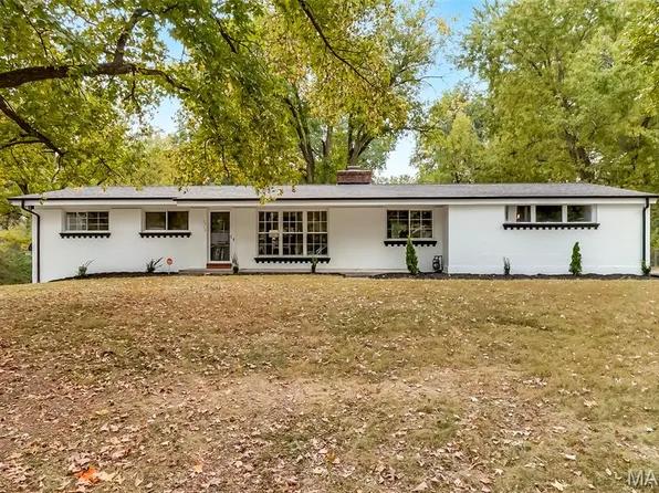 1516 Crossett Dr, Saint Louis, MO 63138