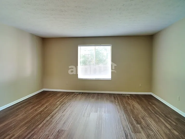 545 Foxglove Ct — Photo 12