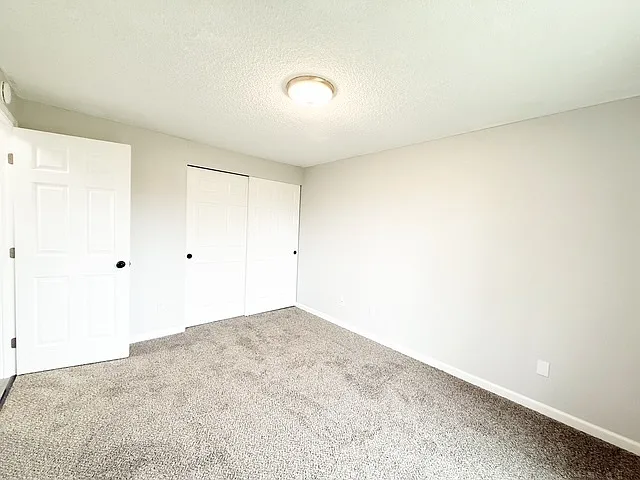 2508-2512 Crystal Springs Rd W — Photo 17