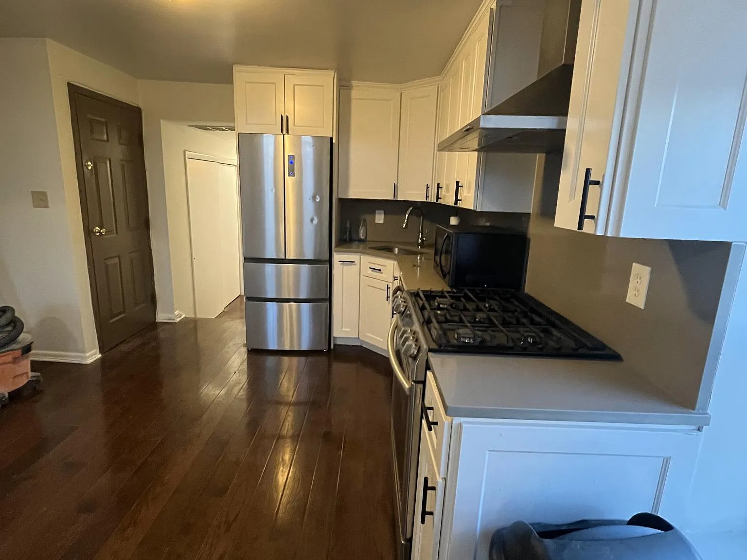1 bed, 900 sqft, $1,500 — Photo 4