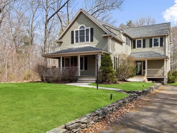 93 Richardson Ave, Attleboro, MA 02703