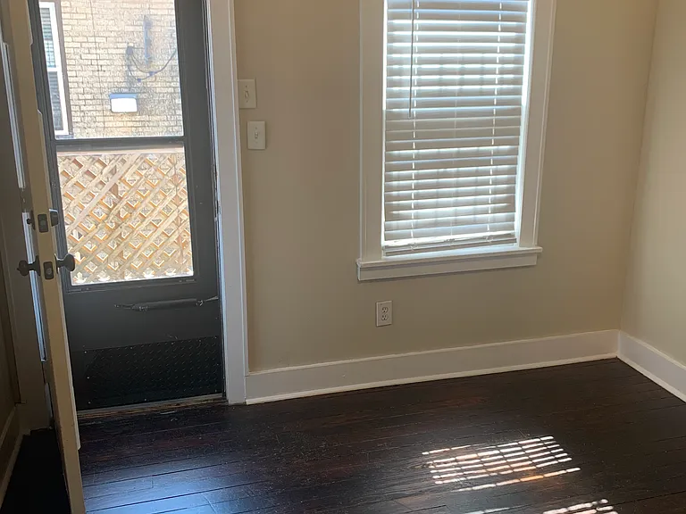 2521 1/2 N Robinson Ave #1 — Photo 25