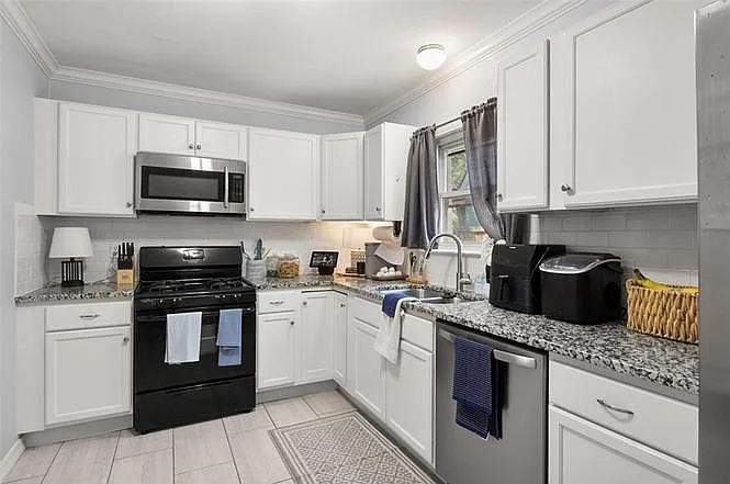 5044 Pershing St — Photo 10
