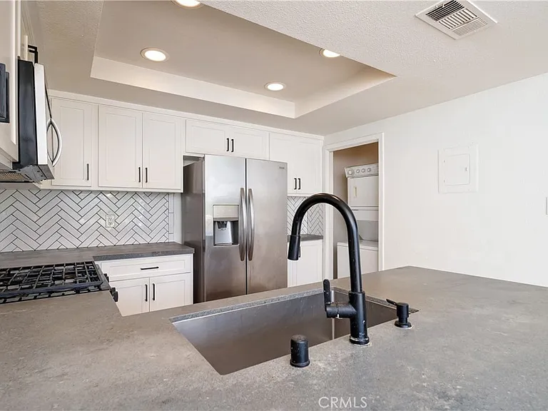 25 Clover Ln #359 — Photo 4
