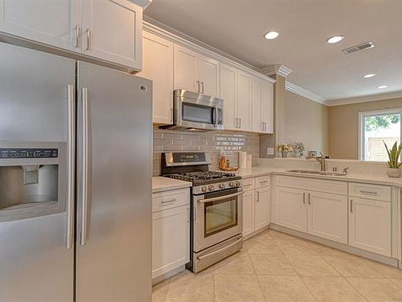 3rd image of 10950 Ivy Hill Dr Unit 3