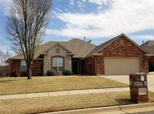 10332 Ashford Dr, Yukon, OK 73099