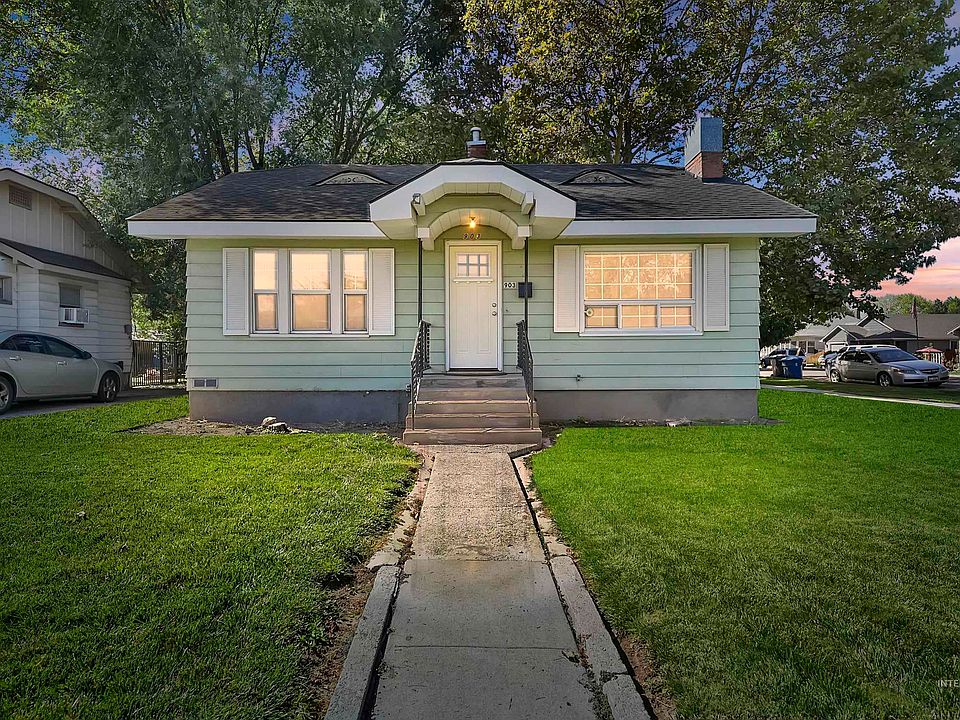 1st image of 903 7th St S