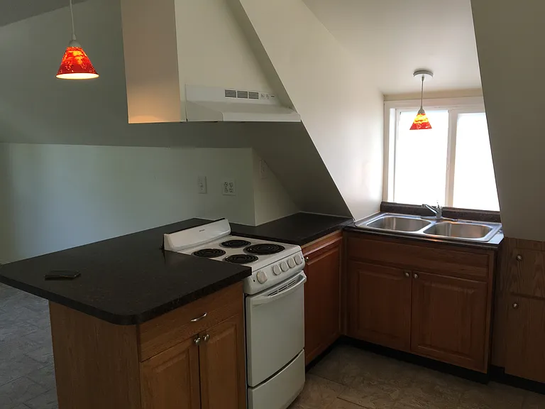 1106 State St #3 — Photo 3