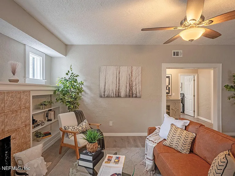 325 Alder St — Photo 15