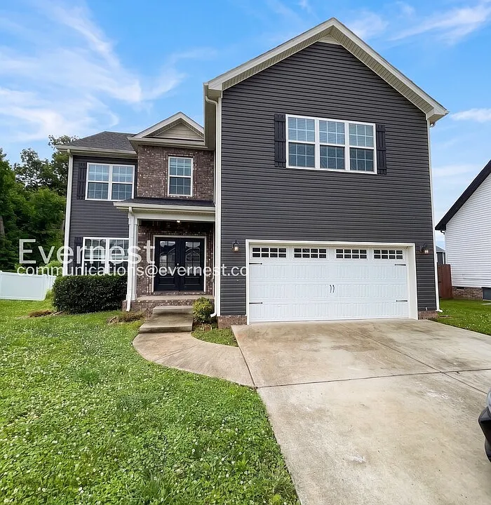 1212 Ewing Way
