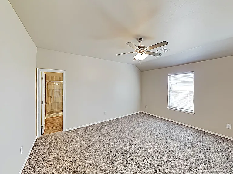 17657 Macarthur Park Dr — Photo 10
